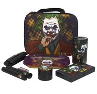 Kit Cadeau Complet pour Fumeurs : Sac de Rangement, Broyeur à Herbes (8 pièces), Pot, Plateau à Rouler, Balance et Machine à Rouler – Idéal pour le Dropshipping
