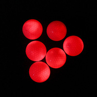 Vente en gros de balles de golf lumineuses à luminosité constante avec mouvement de céleri doré, matériau en caoutchouc sarin pour terrains de golf de nuit