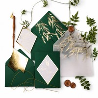 Suite d'invitations de mariage de luxe vert émeraude avec feuille botanique dorée, insert diamant, enveloppe en vélin et sceau de cire – Vente en gros