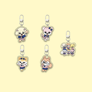 Vente en gros : Nouveau porte-clés et pendentif de sac tendance en plastique acrylique imprimé UV, avec image de groupe de filles Ive version Q style dessin animé - Product Image 2