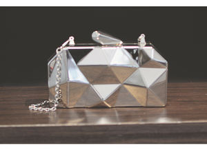 Bolso de metal 2024, cadena de personalidad de moda europea y americana, bolso de hombro individual, bolsos de noche cruzados - Product Image 3