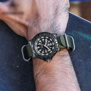 Montre intelligente classique haut de gamme pour homme, bracelet en <span class=keywords><strong>nylon</strong></span>, étanche, lumineuse, trois aiguilles, résistance à l'eau de 50 m pour les sports de plein air - Product Image 4