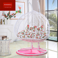 Chaise suspendue en rotin PE de bonne conception, chaise pivotante à deux places