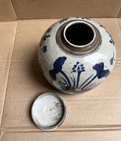 Pot keramik bulat dekorasi rumah dilukis dengan tangan dengan pola bunga biru dan putih guci keramik antik