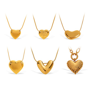 Collar con colgante de corazón de acero inoxidable chapado en oro de 18 quilates, cadena para clavícula para mujer, regalo de joyería, diseño irregular - Product Image 5
