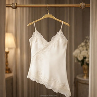 Chemise de nuit en satin de soie ivoire éthéré, coupe asymétrique, avec dentelle florale, col en V, pour le rembourrage et le filage
