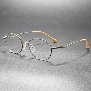 Monture de <span class=keywords><strong>lunettes</strong></span> de vue ovale ultra-légère en métal de haute qualité pour femmes, design élégant et compact, idéale pour les femmes d'affaires - Collection 2026 - Product Image 6