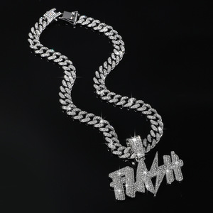 Nuevo Collar con Colgante de Letra de Diseño Innovador y Exclusivo, Estilo Hiphop Versátil para Hombre - Product Image 3