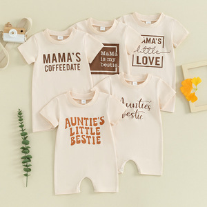 Tenue de sortie de maternité pour nouveau-né, barboteuse bébé à manches courtes, barboteuse bulle couleur mauve clair, barboteuse bébé motif 'Mama Coffee Date' - Product Image 1