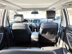 Hyundai Santa Fe 2WD 2017 d'occasion, extérieur blanc, intelligent, 7 places, automatique, prix abordable, voiture fiable et économique - Product Image 5