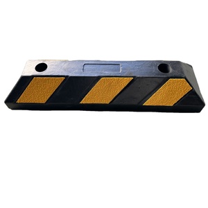 ขอบยางกั้นจอดรถแบบขายส่ง ขนาด 560x150x100 มม. ตัวกั้นล้อรถยนต์ - Product Image 1