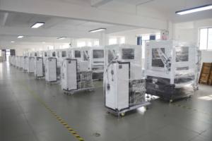 ماكينة لصق الغراء الأوتوماتيكية عالية الدقة من السيليكون والصمغ LED ، عملية واحدة على الإنترنت سهلة الغراء - Product Image 5