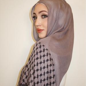 2025สไตล์ยอดนิยมฮิญาบมุสลิมพิมพ์ลายพรีเมี่ยมแบบมุสลิมมาเลเซียอาบายาใส่ประจำวันฮิญาบดีไซน์คลาสสิกเรียบง่ายหรูหรา - Product Image 2