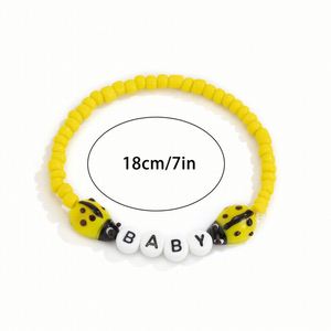 Summer Cool Yellow Ladybug Initial Baby Glass Beads Acrylic Seed Beaded Bracelet pour femmes - Product Image 2