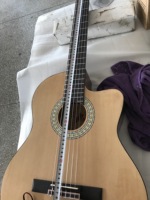 AC209CE Wholesale 39" Spruce Top Cutaway Stringed Instruments Electric Classical Guitar High Quality
