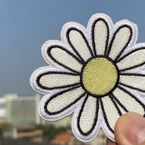 도매 포켓 몬스터 세트 피카츄 수 놓은 패치 하이 퀄리티 능 직물 장식 자수 패치에 철제 바느질 - Product Image 5