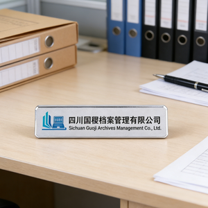Plaques nominatives personnalisées avec logo, badges nominatifs pour le personnel de bureau, badges nominatifs en métal pour les employés d'entreprise, plaques nominatives pour hôtel, badges nominatifs à clipser - Product Image 2