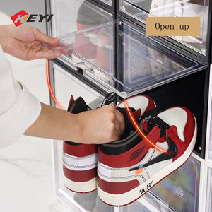 Estantes de exhibición de acrílico transparente para zapatos de fútbol Soporte de zapato de imán fácil de instalar con material plástico - Product Image 3