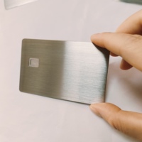Carte de visite professionnelle en acier inoxydable à prix compétitif, avec bande magnétique RFID, finition bronze gravée au laser