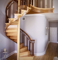 Escalier Courbé Moderne de Haute Qualité Fabriqué sur Mesure par PRIMA Factory, Fonctionnel pour Résidence