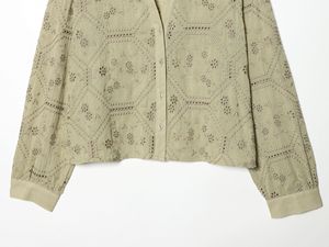 Chemisier en coton brodé à œillets pour femme, collection Printemps 2026 - Coupe décontractée, style vintage et décontracté, OEM par usine de vêtements chinoise - Product Image 6