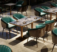 Ensemble table et chaises de bar commercial en bois massif moderne pour restaurant et maison, design écologique, construction durable, entretien facile