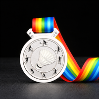 Médailles personnalisées en alliage de zinc moulé avec impression typographique pour les compétitions sportives de badminton, de marathon 5K/10K et de courses de fin de course