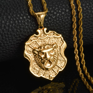 Colgante de Lujo con Cabeza de León Audaz y Escudo, Cadena de Cuerda Trenzada Personalizable, Acero Inoxidable 316L, Chapado en Oro de 18K, Unisex - Product Image 1
