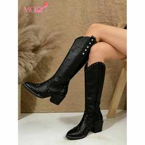 Botas hasta la rodilla con decoración de remaches, tacón grueso, material TPU, para uso en la oficina, para mujer, negras, pantorrilla ancha, ajuste cómodo - Product Image 2