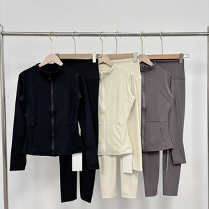 Conjunto de Shorts de Yoga de Dos Piezas para Mujer, Transpirable, Alta Elasticidad, Secado Rápido, Ligero, Ecológico, Elástico, Negro Gris - Product Image 1