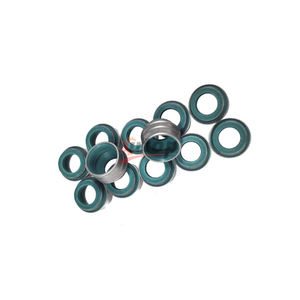 Sello de Vástago de Válvula OEM 51049020033 0000533558 0000534958 A6010531358 4.20414 para Camión Europeo M-A-N Mercedes-Benz - Product Image 1