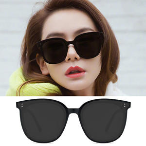 Gafas de Sol para Mujer Marca V Modelo M, Montura Negra, Lentes de Resina Polarizadas con Protección UV400, Tipo de Montura PC 3 - Product Image 4