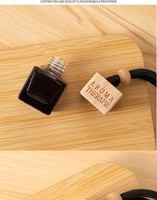 Diffuseur d'huiles essentielles de luxe 8 ml en verre carré pour voiture, flacon de parfum suspendu avec bouchon en bois, en stock