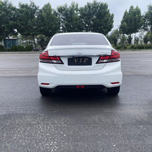 Hon-Da Ci-vic Automático Coche usado 4 puertas 5 asientos Dirección izquierda Segunda mano Sedán Coches baratos - Product Image 3