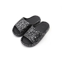 Fabricant de pantoufles en Chine Pantoufles d'été Pantoufles de créateur pour femmes Marques célèbres Pantoufles en mousse nuage