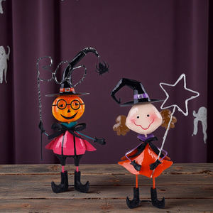 Redeco التماثيل المعدنية الإبداعية للهالوين تصميم الساحرة اليقطين مع قبعة عصا الديكور عطلة الحلي الهدايا تزيين المنزل - Product Image 2