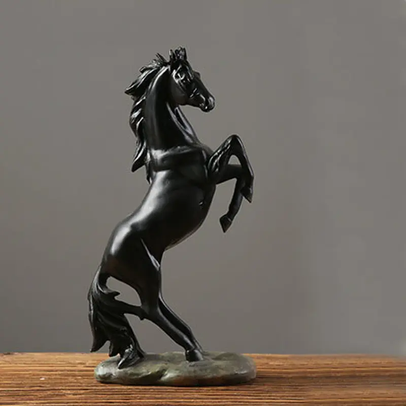 Personalizzato e all'ingrosso feng shui home decor accenti resina cavallo scultura statua di cavallo Lucky fly running Horse Ornaments