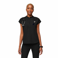Blouse vétérinaire brodée sur mesure avec logo minimaliste en silhouette de chat pour les professionnels des hôpitaux vétérinaires
