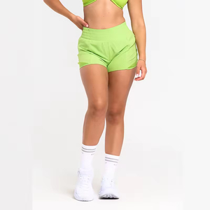 Shorts de sport légers pour femmes avec cordon élastique et logo personnalisé, ceinture verte - Product Image 2