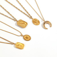 Collier Planète Design Créatif Collier Pendentif Croissant de Lune Exquis Style Ins Bijoux Polyvalents pour Femmes Plaque d'Or 18k