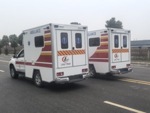 Ambulancia Foton 4x4 con Certificación ECE, Vehículo de Transporte Médico Confiable - Product Image 3