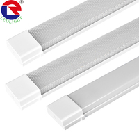 Diffuseur prismatique Lumière linéaire LED 600mm 1200mm 54w Luminaire LED carré à barre