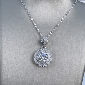 Collier en argent sterling S925 avec diamant moissanite de 2 carats, pendentif rond polyvalent haut de gamme, à porter au quotidien, <span class=keywords><strong>cadeau</strong></span> pour petite amie - Product Image 4