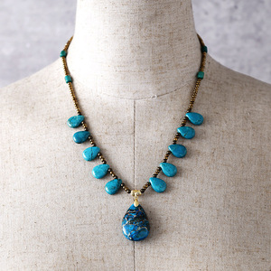Collier en perles de rocaille avec pendentif goutte d'eau en turquoise naturelle, en alliage de cuivre, bijoux de fête, couleur Vénus, forme goutte d'eau - Product Image 1
