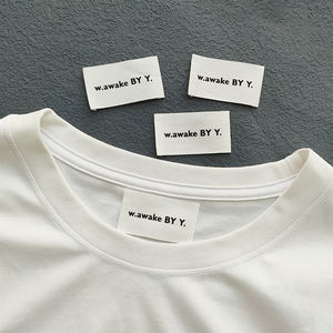 Marchio di abbigliamento personalizzato logo fine cotone bianco con schermo stampato <span class=keywords><strong>etichette</strong></span> di <span class=keywords><strong>stoffa</strong></span> per Private Label abbigliamento vestiti collo etichetta - Product Image 1