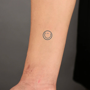 Ensemble de tatouages temporaires <span class=keywords><strong>Tatouage</strong></span> semi-permanent Imperméable Résistant à la transpiration Dure 2 semaines <span class=keywords><strong>Tatouage</strong></span> réaliste à base de plantes Anti-frottement pour le bras - Product Image 4