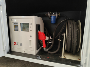 Camion-citerne à carburant de 10 000 litres à prix réduit avec distributeur de ravitaillement mobile à vendre - Product Image 6