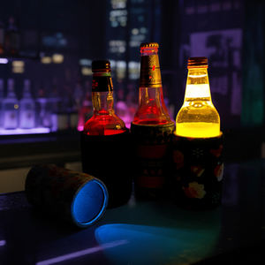 Neopreen op maat gemaakte blanco koozy met aangepast logo, groothandel LED verlichte bierglasfleshouder, bierkoeler, drankenkoeler - Product Image 1