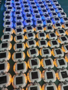 LED strada Stud spia di sicurezza del traffico luce di indicatore di energia solare segnali lampeggianti per la sicurezza della carreggiata - Product Image 5