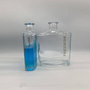 Botella <span class=keywords><strong>de</strong></span> Vidrio Cuadrada <span class=keywords><strong>de</strong></span> 700 ml Directo <span class=keywords><strong>de</strong></span> Fábrica, Sellado con Corcho, Estampado en Caliente Dorado, Logotipo Personalizado en Color, OEM/ODM, Marca Jingbo, Whisky Chino - Product Image 4
